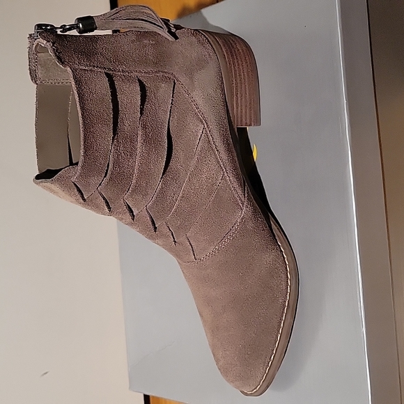 Volatile Boots - Picture 4 of 4